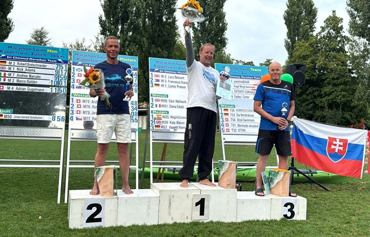 Andi Baiker war der schnellste Ü50-Schwimmer mit Neopren im Zürichsee. Andi Baiker war der schnellste Ü50-Schwimmer mit Neopren im Zürichsee.