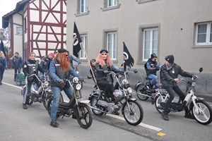 Kreative Kostüme und Kunterbuntes Kreative Kostüme und Kunterbuntes