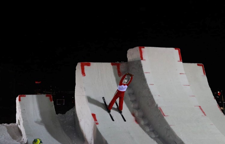 Pirmin Werner startete in Lake Placid erstmals mit der Elite. Das Finale wurde unter Flutlicht ausgetragen. Pirmin Werner startete in Lake Placid erstmals mit der Elite. Das Finale wurde unter Flutlicht ausgetragen.
