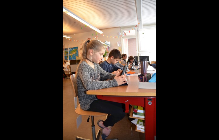 Die Primarschule Henggart arbeitet seit kurzer Zeit mit iPads.