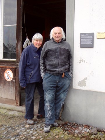 Die Haldenmühle von Hanna und Caspar Arbenz produziert weiterhin diverse Sorten Mehl in bester Qualität Die Haldenmühle von Hanna und Caspar Arbenz produziert weiterhin diverse Sorten Mehl in bester Qualität