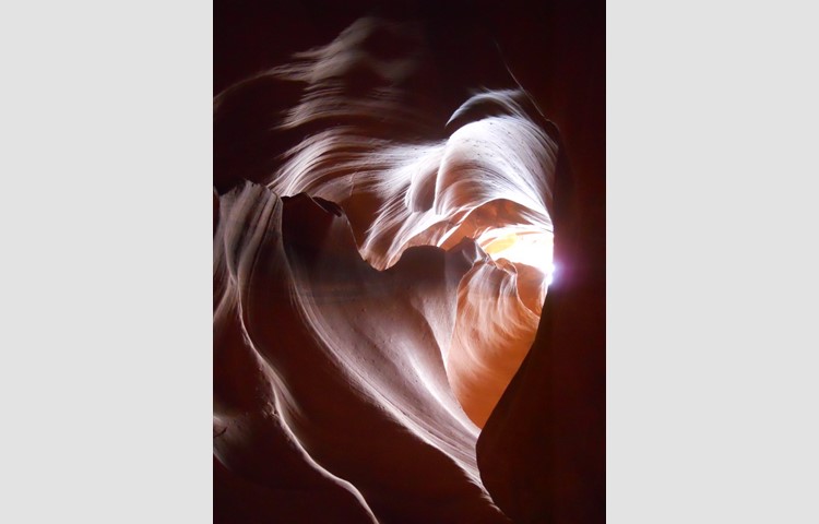 Ein von der Natur geformtes Herz im Antelope Canyon in Arizona. Wie Gandhi sagte: Liebe ist die stärkste Macht. Ein von der Natur geformtes Herz im Antelope Canyon in Arizona. Wie Gandhi sagte: Liebe ist die stärkste Macht.