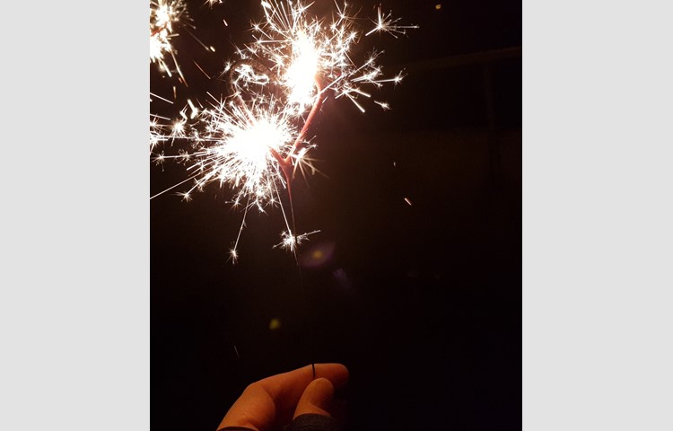 Mit Liebe ins neue Jahr. Mit Liebe ins neue Jahr.