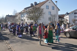 Chinderfasnacht mit zwei Guggen Chinderfasnacht mit zwei Guggen