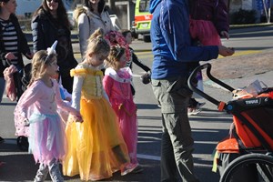 Chinderfasnacht mit zwei Guggen Chinderfasnacht mit zwei Guggen