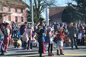 Chinderfasnacht mit zwei Guggen Chinderfasnacht mit zwei Guggen