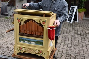 (Stürmischer) Frühlingsmarkt in Flaach (Stürmischer) Frühlingsmarkt in Flaach