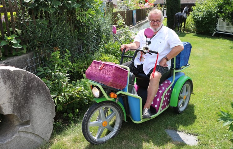 So oft es geht, ist Bruno Giacobbo mit seinem dreirädrigen Bonbon unterwegs. So oft es geht, ist Bruno Giacobbo mit seinem dreirädrigen Bonbon unterwegs.